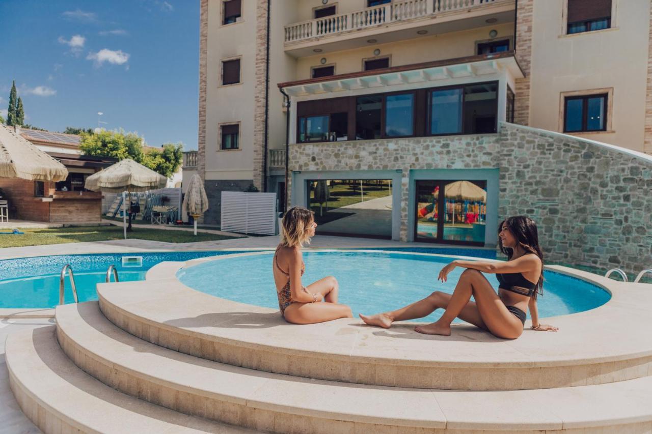 Halanus Hotel And Resort Alanno Eksteriør billede